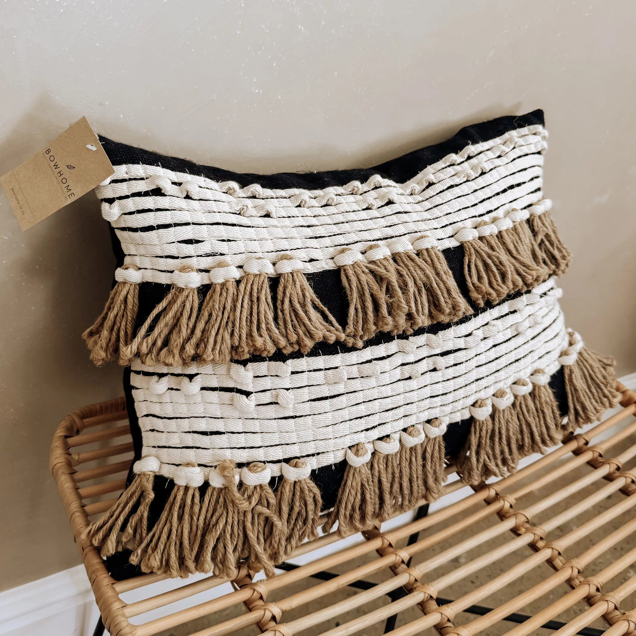 BLACK HESSIAN SCATTER CUSHION 40X60 - Image 3