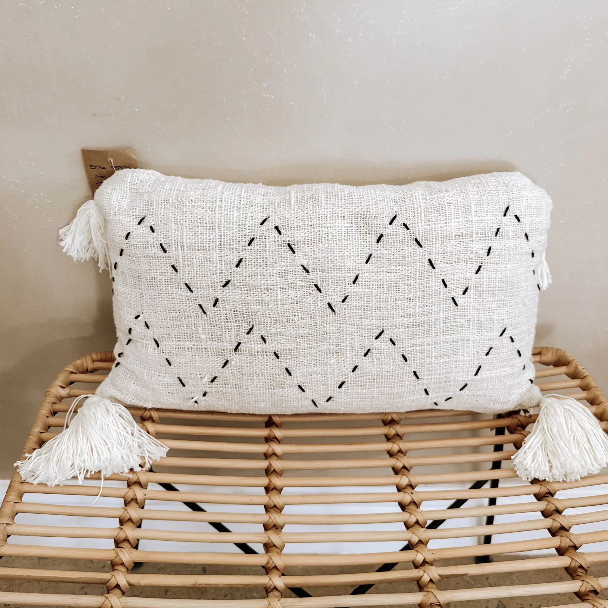 BEIGE WAVE STITCH SCATTER CUSHION 40X30